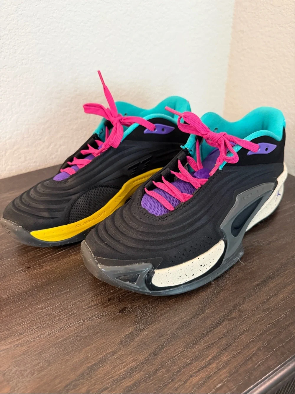 Jordan Luka 3 Black Hyper Jade Pink! Size 8